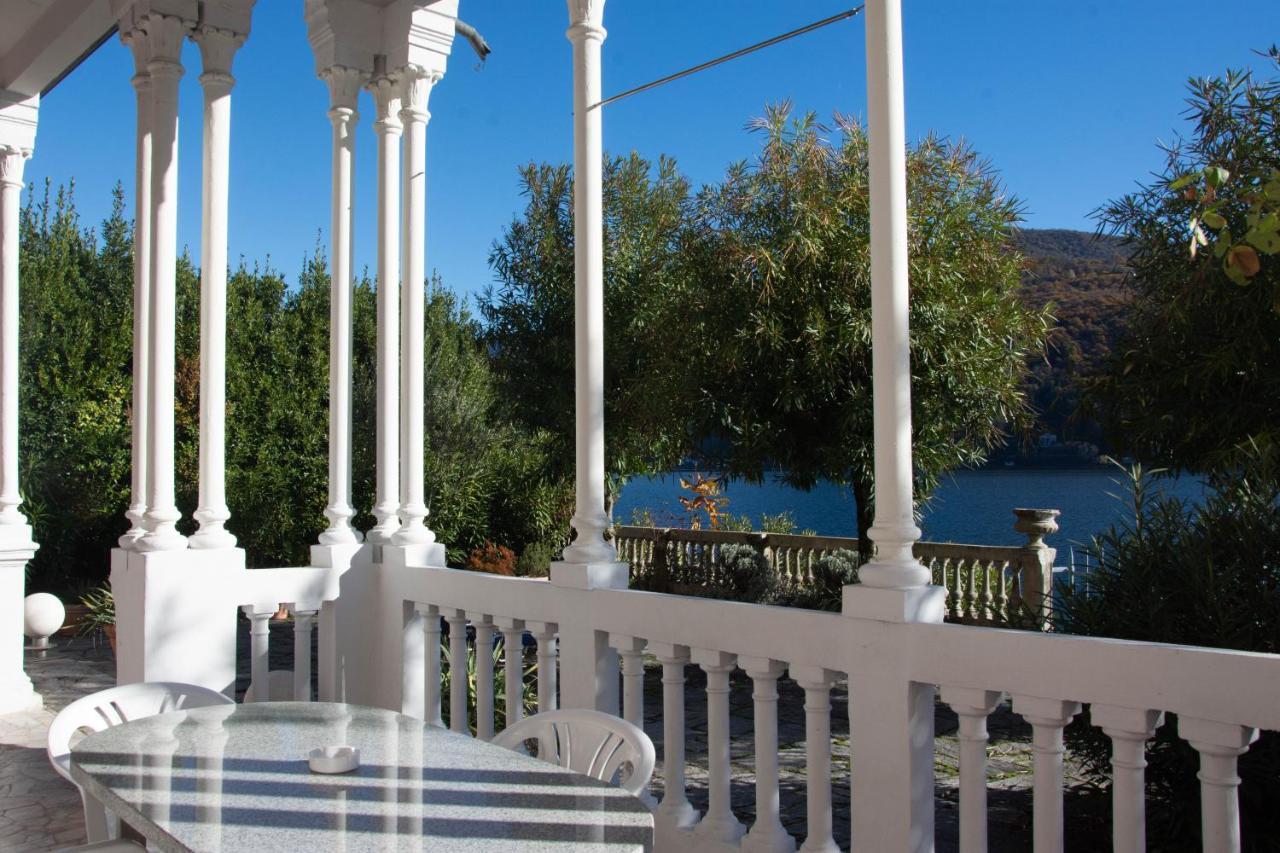 Residence Ville Lago Lugano Porto Ceresio Eksteriør bilde